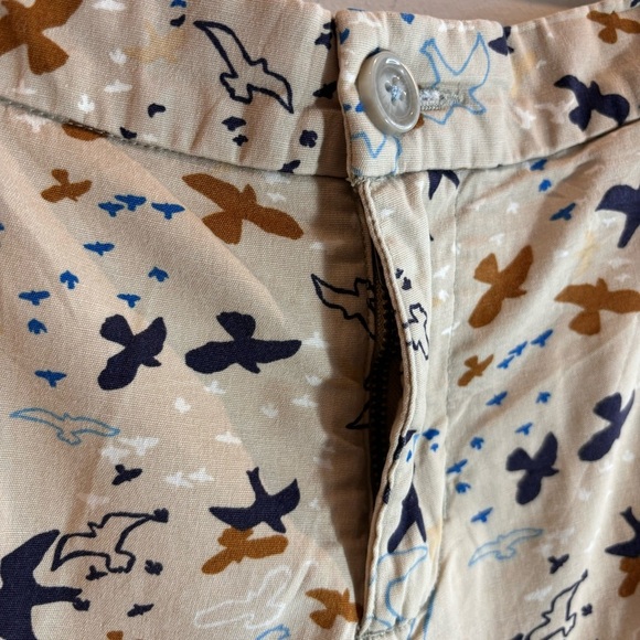 PATAGONIA Sz 6 98% Organic Cotton Birds Pattern Casual Athleisure Shorts - Picture 3 of 6